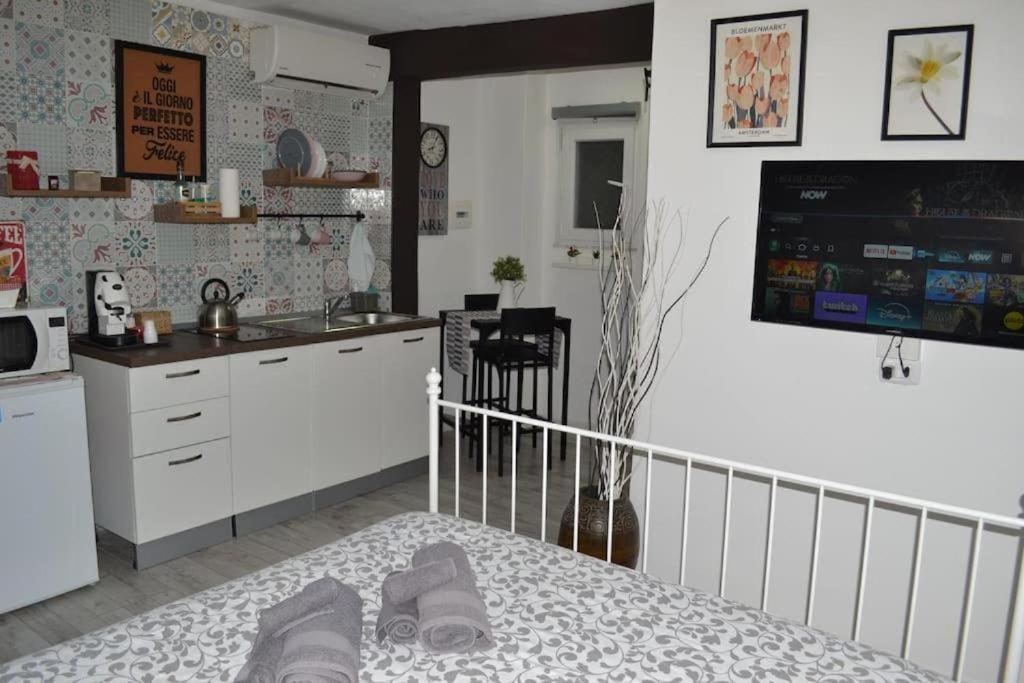Casa Mya - Studio Flat Neapol Zewnętrze zdjęcie